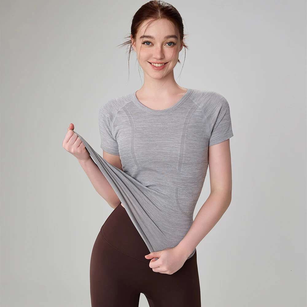 Vnazi 2024 Seamless Shorts Sleeve Shirt New Design Slim Fit Women Fiess Top High Elastic Fabric Gym Outside Sports Clothes