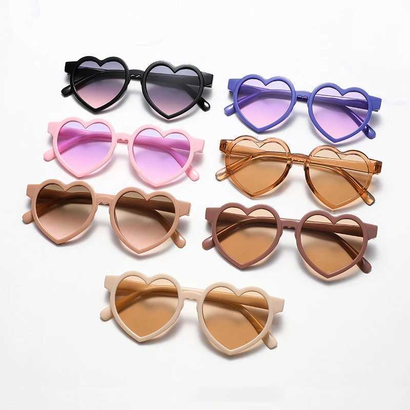Baby girl cute solid color heart-shaped outdoor sunscreen sunglasses childrens cute acrylic UV400 sunglasses childrens glasses W250109