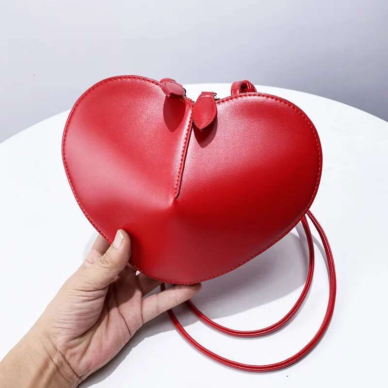 2025 New Classic European And American Fashion Heart Box Niche Design Style Textured Shoulder Crossbody Bag