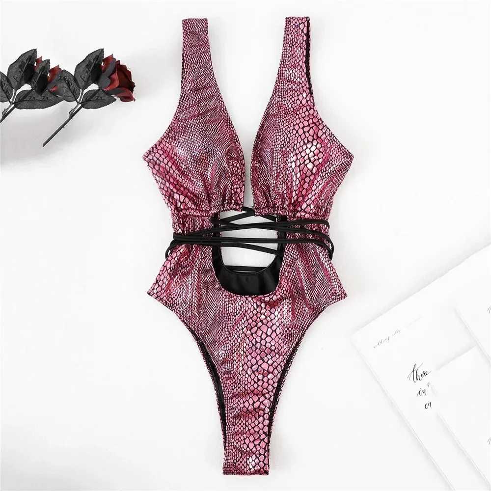 Sexy Gold Snake Print Shiny Swimwear Cut Out Monokini One Piece Swimsuits Women 2024 String Cross Bathing Swimming Suit BodysuitXJ240108