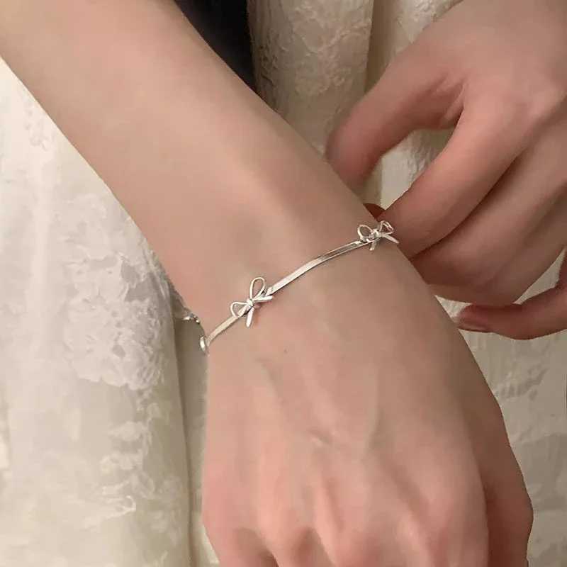Fashion Sweet Bow Bracelets for Women Girls Sparkling Delicate Ribbon Bowknot Snake Bones Chain Bracelet Party Jewelry GiftsXJ250109