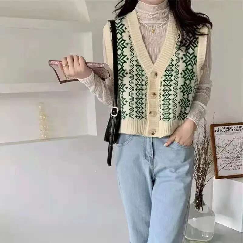 Fair Isle Sweater For Women V-Neck Button-Up Sleeveless Geometric Knit Vest Teen-Girl Vintage Fall Winter Christmas Outfit