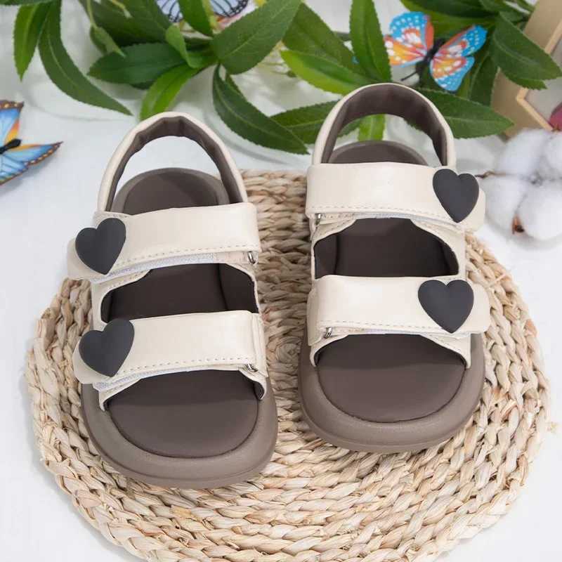 Childrens Summer Sandals Open Toe Cute Girl Princess Dress Sandals Fashion Heart shaped Childrens Open Toe Beach Sandals Soft Bottom W250108