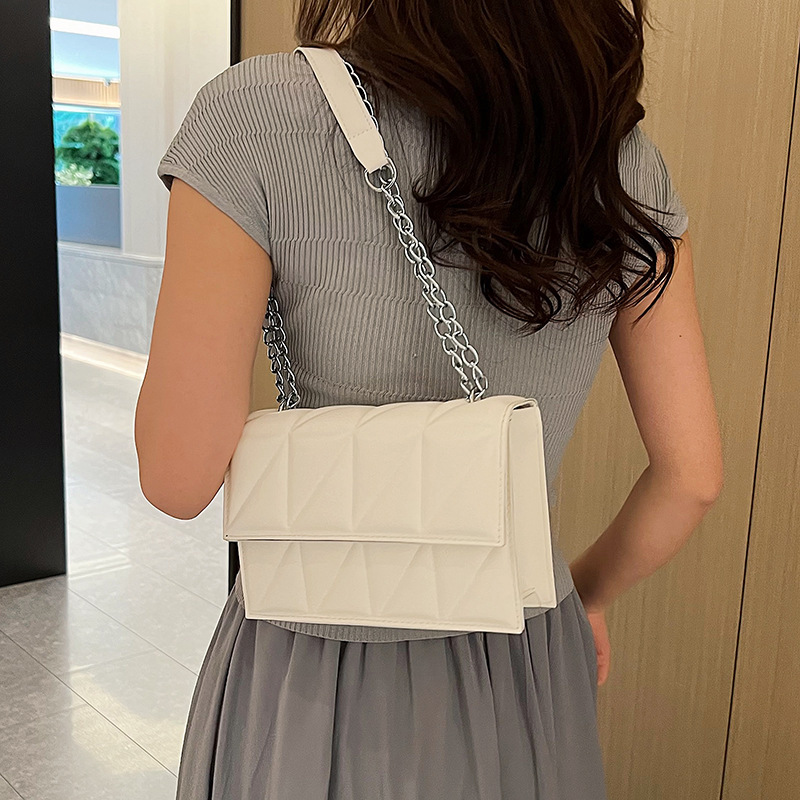 New women messenger bag fashionable underarm chain bag solid color shoulder bag