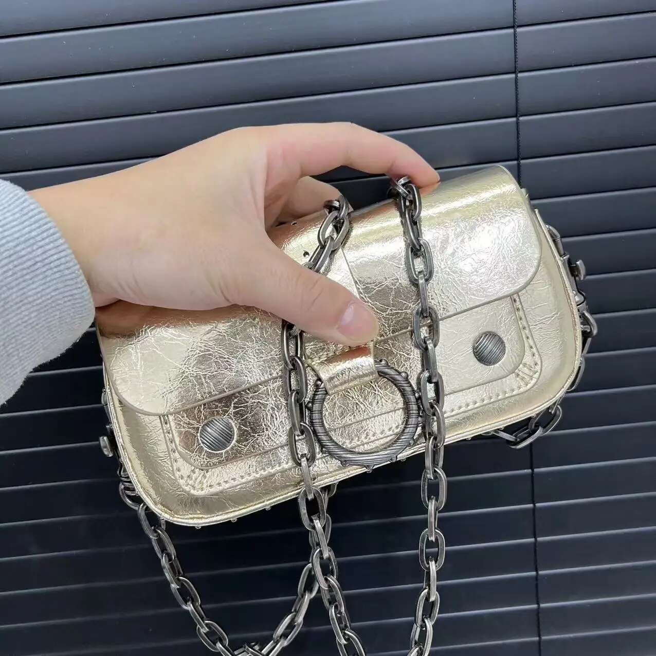 Ladies' Fashionable Light Patent Leather Design Handbag With Multiple Compartments, Single Shoulder Diagonal Cross Bag