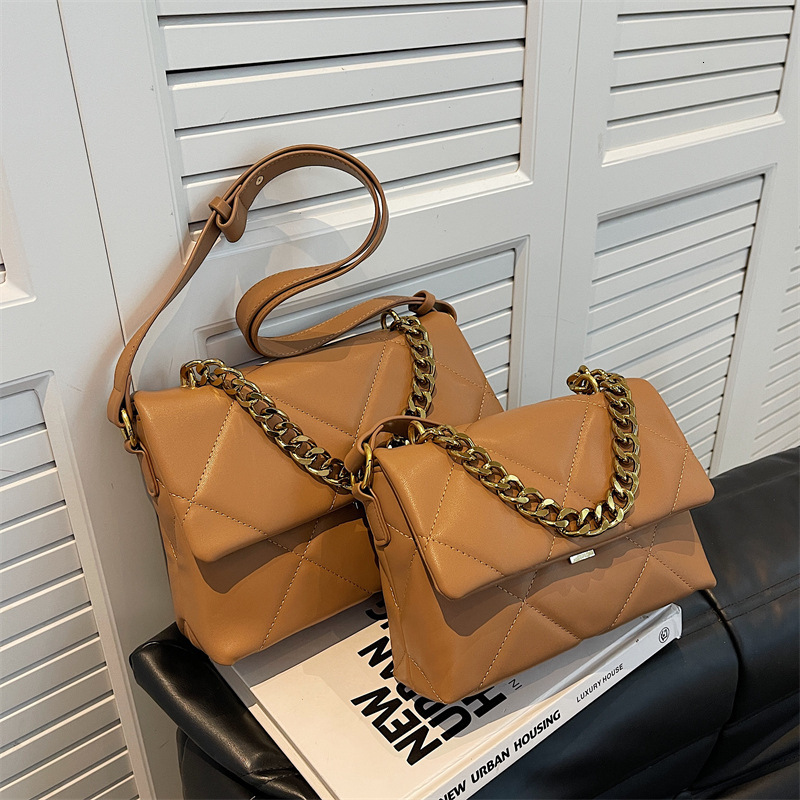 This Year's Popular Handbag, Hand-Held Chain Shoulder 2023 Spring New Korean Version Armpit Bag, Crossbody Bag