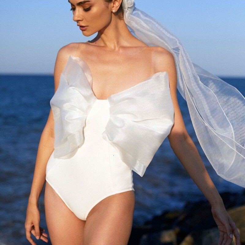 2025 new one-piece women's satin strapless light colored wedding dress with bubble sleeves and shawl white short skirt designer women's fash