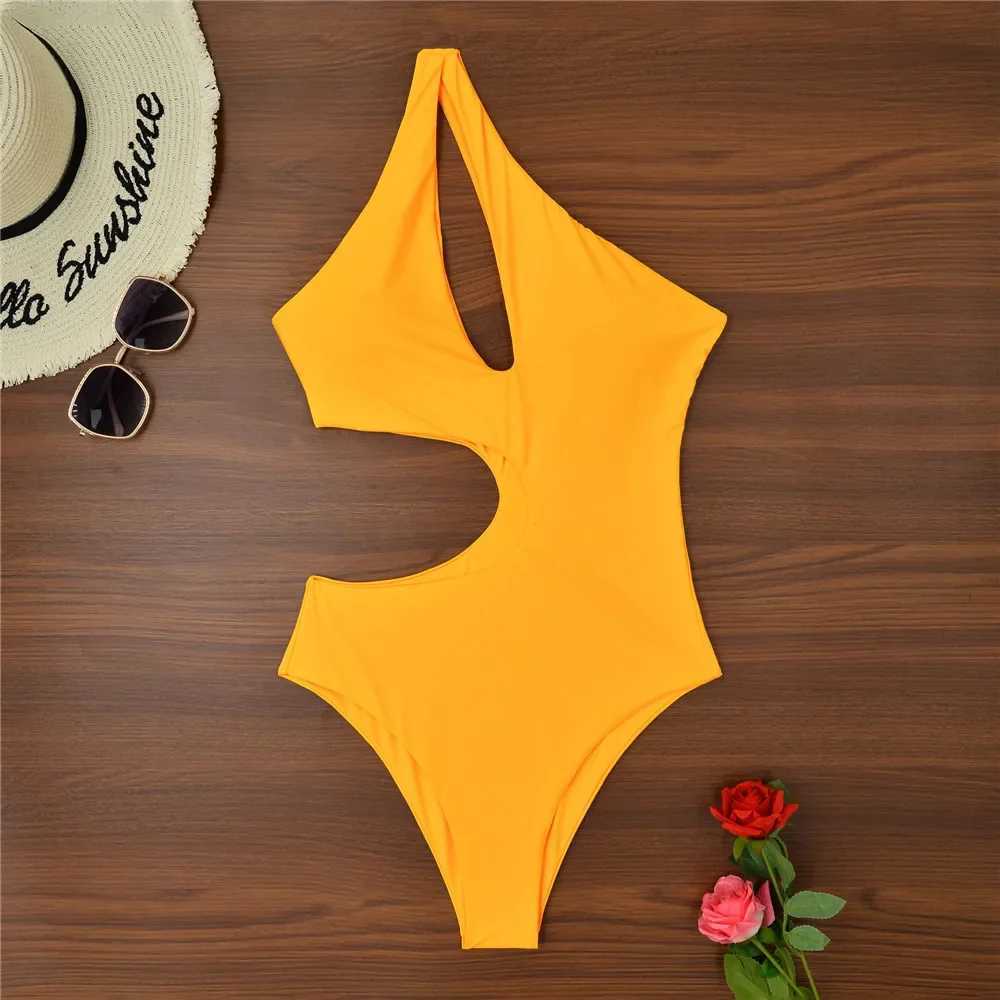 Sexy Yellow One Shoulder Swimwear Woman 2025 One Piece Swimsuits Cut Out Monokini Bathing Suit Beach Swimming Wear Bather SummerXJ240108