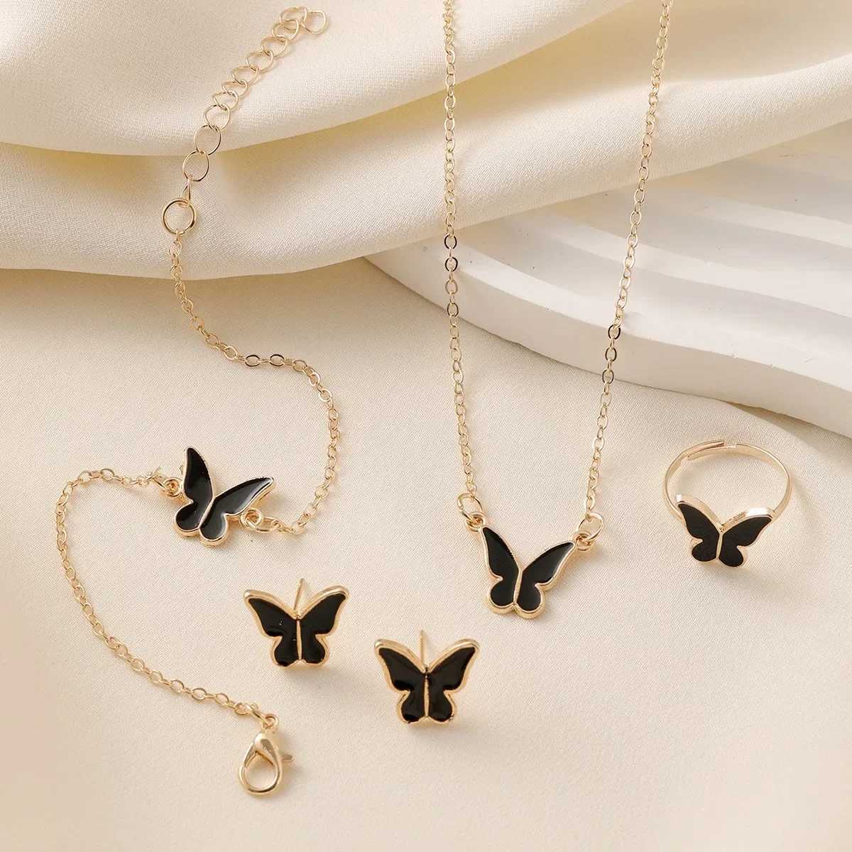 Butterfly Jewelry Sets Crystal Acrylic Romantic Bracelet Ring Necklace Earring Set for Women Wedding Dinner Dr AccoriesXJ250109