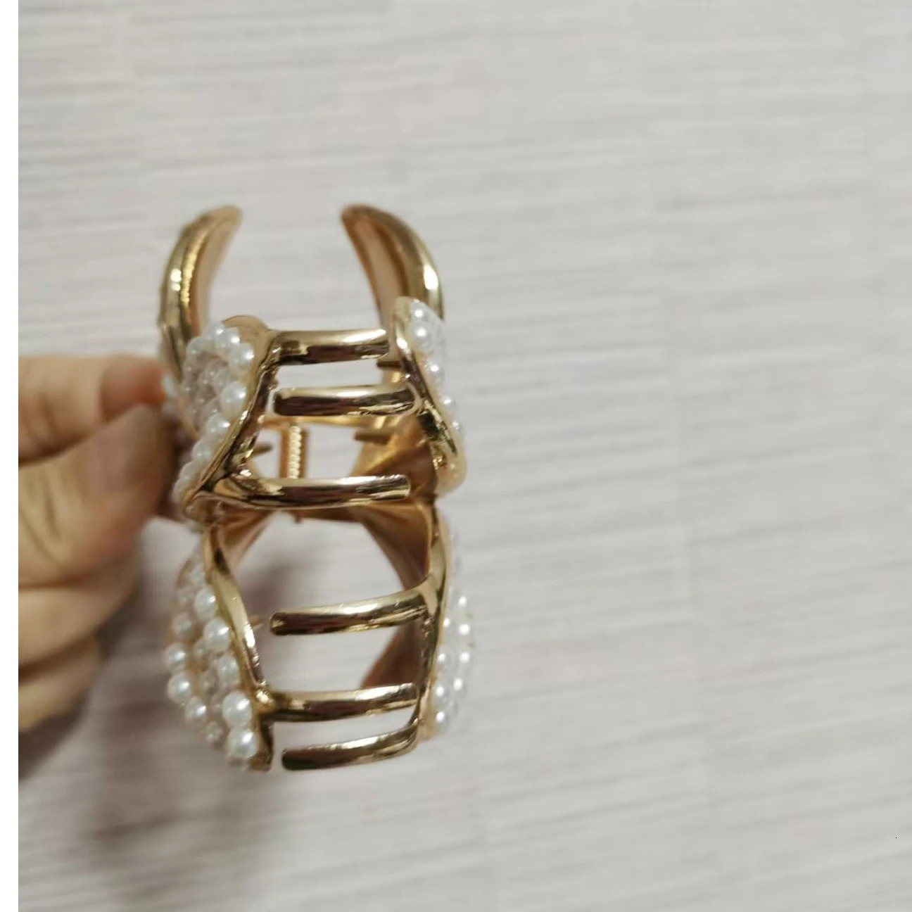 Two Side Pearls 8CM Flower Alloy Claw Clips Women Beach Plumeria Hair Clips Fashionable Preppy Hair Accessories for Female 250103
