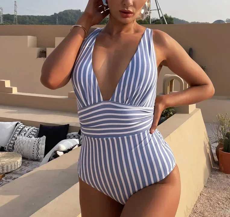 2023 Striped One Piece Swimsuit Vintage Swimwear Women V-neck Bathing Swimming Suit Fa Summer Beachwear BodysuitXJ240108