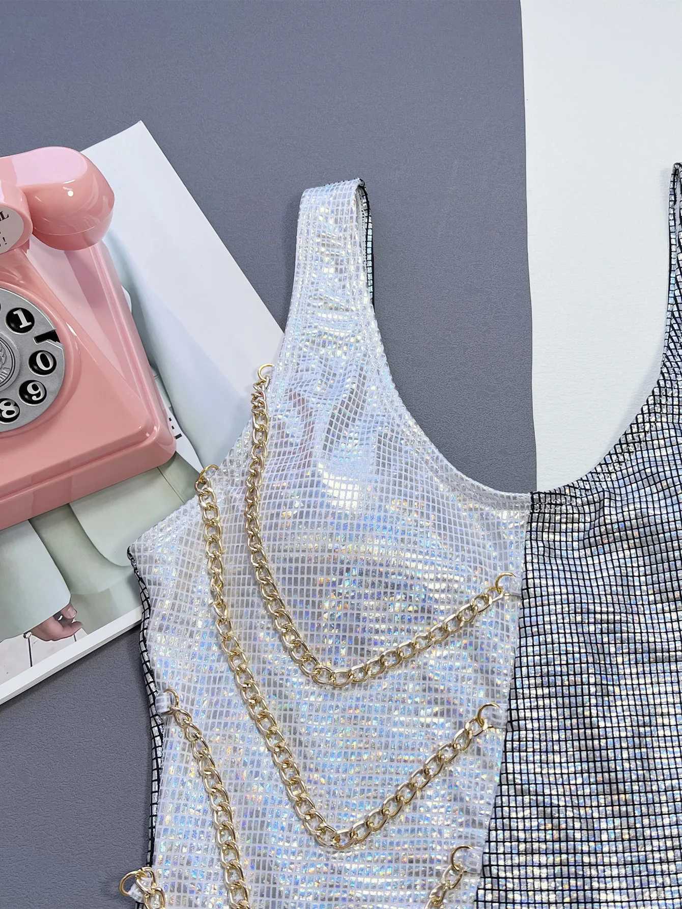 VigoBeviya 2025 Sexy Patchwork Strapped Swimwear Women Push UP High Cut One Piece Chain Swimsuit Monokini ss Bathing SuitXJ240108