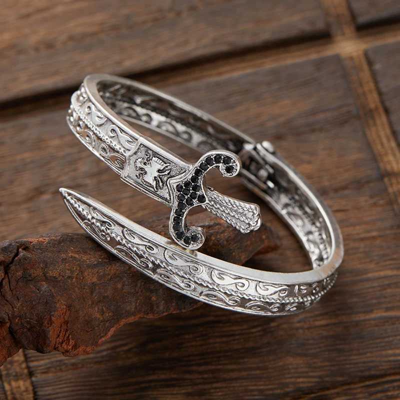 Retro Classic Creative Sword Shed Bracelets for Men and Women Fashion Personality Exquisite Open Bracelets Party Jewelry GiftsXJ250109