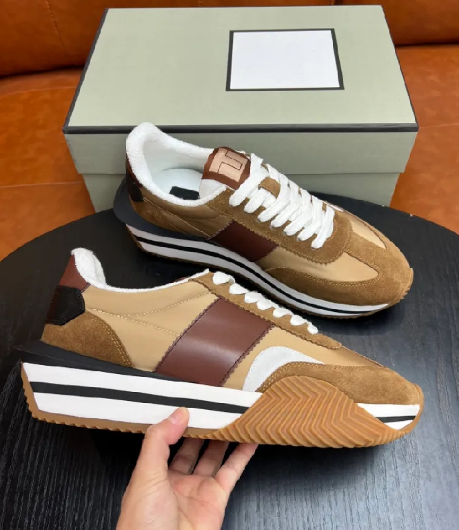 23S triple s mens women designer casual shoes b30 platform sneakers clear sole black bottom white grey red pink red Royal Neon Green dhgate trainers Tennis Hiking shoe