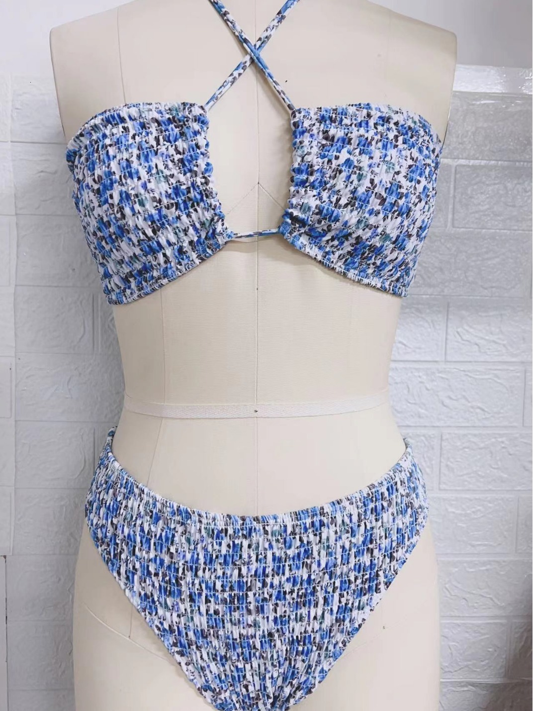 Sexy Printed Neck Strap Split Set Beach Bikini Swimsuit For Women Sexy Beach Bikini Designer Swimsuit