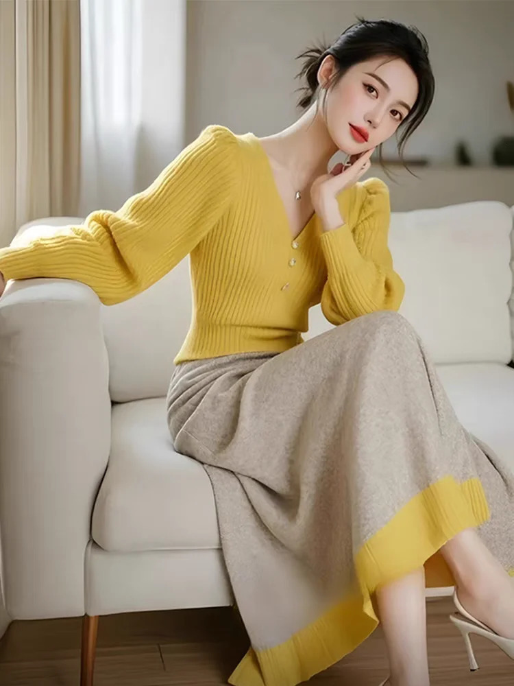 Autumn and winter socialite temperament casual suit Vneck long sleeved knitted topskirt twopiece set 250106