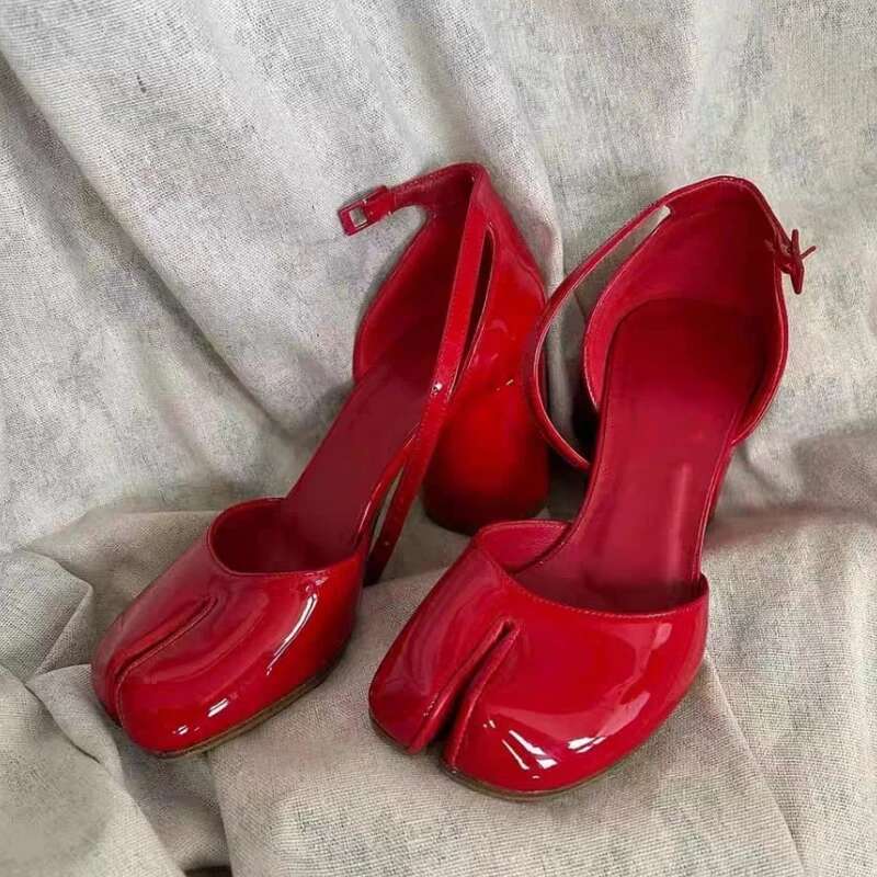 Red Patent Leather Split Toe Sandals Brand Designer Summer Black Mary Janes Ladies Cover Heel Buckle Shoes For Women Dress Pumps