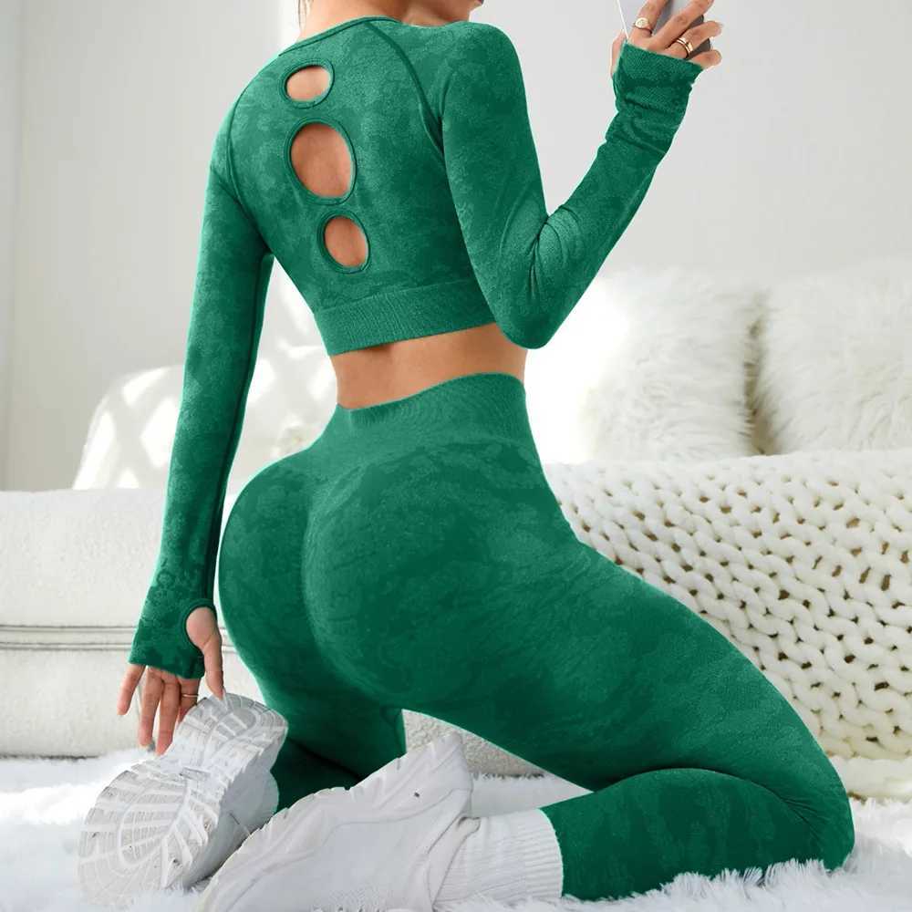 Winter Womens Seamless Camouflage Hollow Fitness Yoga Set Sports Long sleeved High Waist and Hip Lift Long SportswearXJ250109