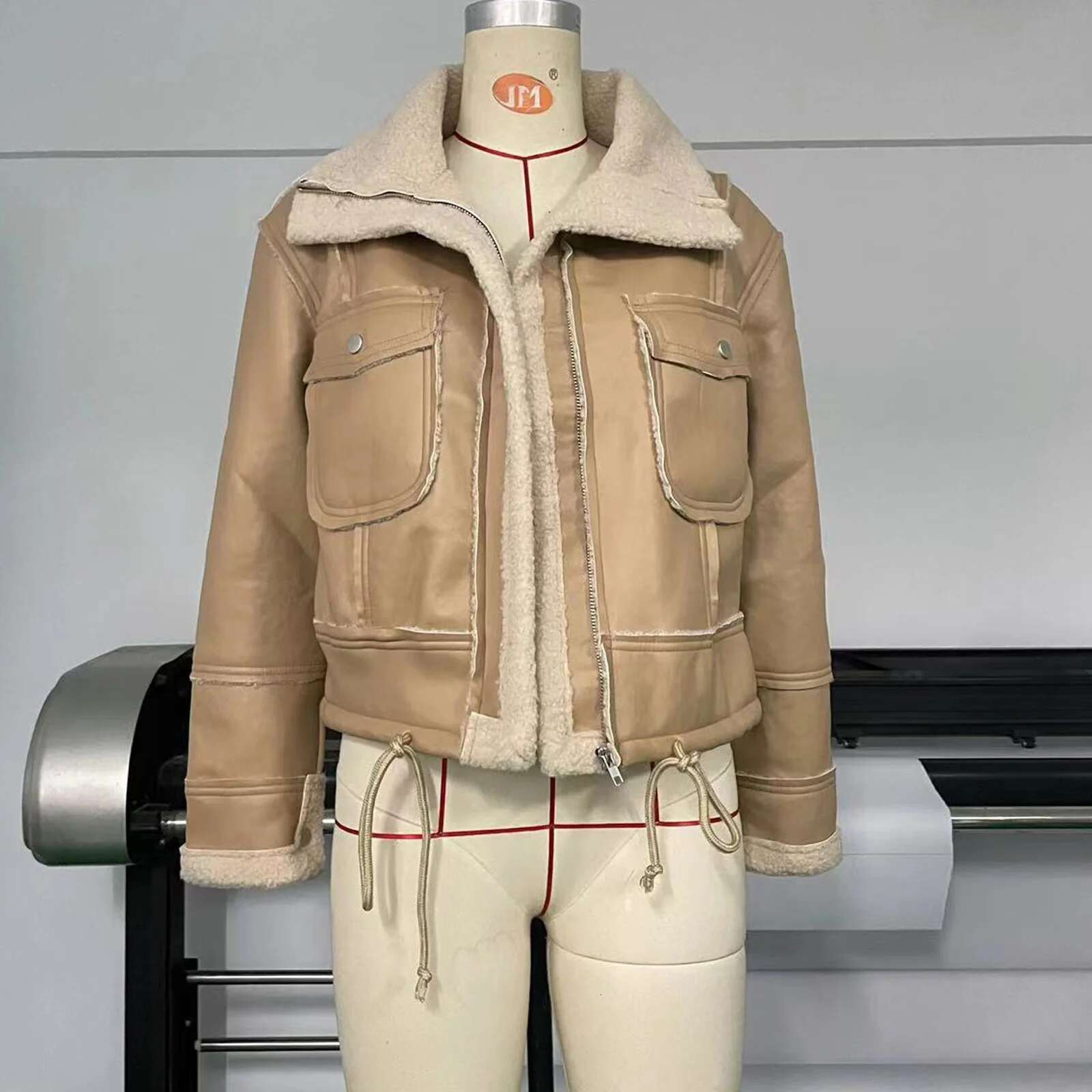 Faux Leather Jackets Women PU Short Thick Warm Black Outwear Female Aviator Retro Lapel Veet Coat New Year Winter Tops