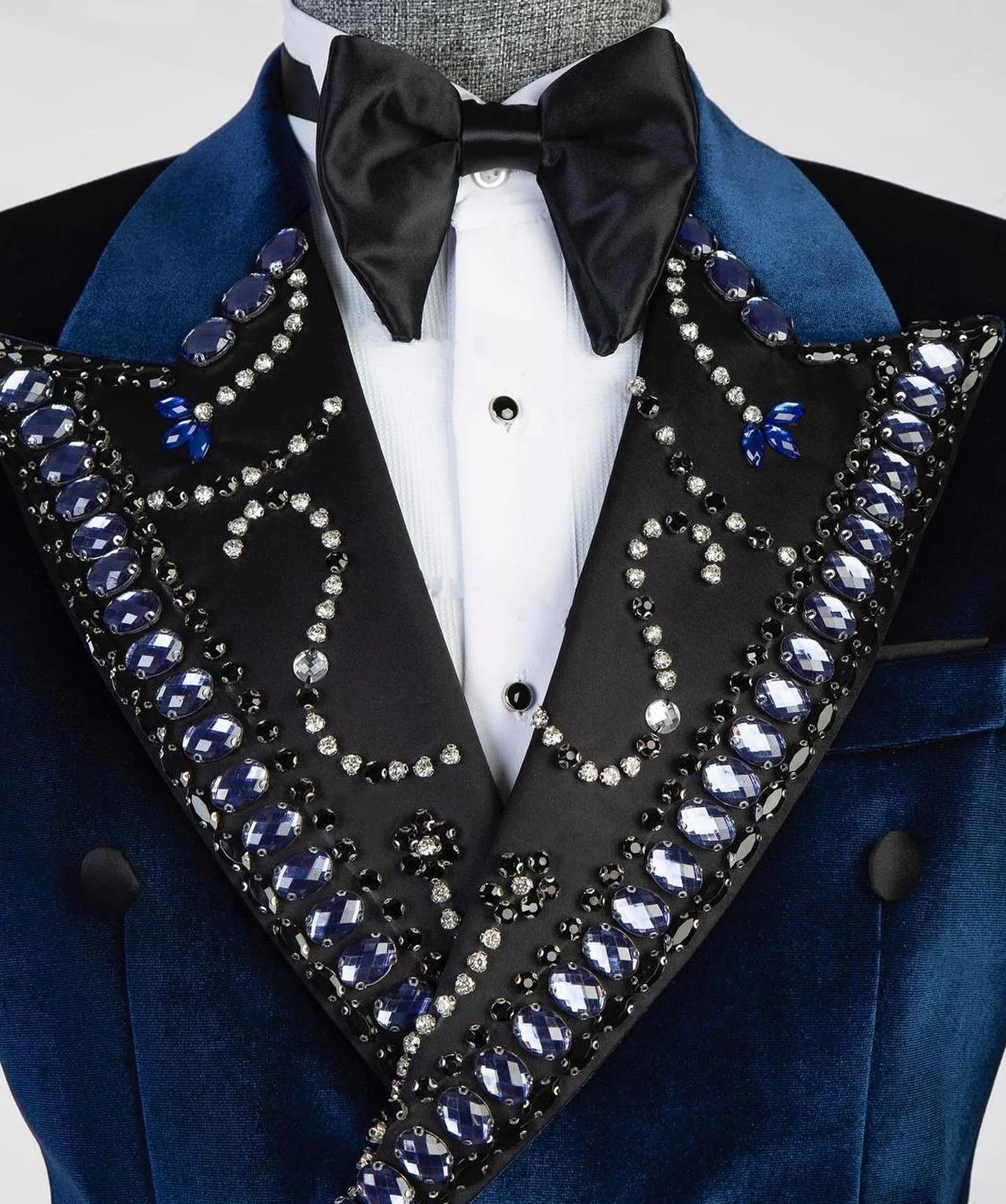Luxury Men Wedding Suits Notched Lapel Groom Wear Velvet Tuxedos Business Jacket Double Breasted Evening Party Custom Made Only Blazer