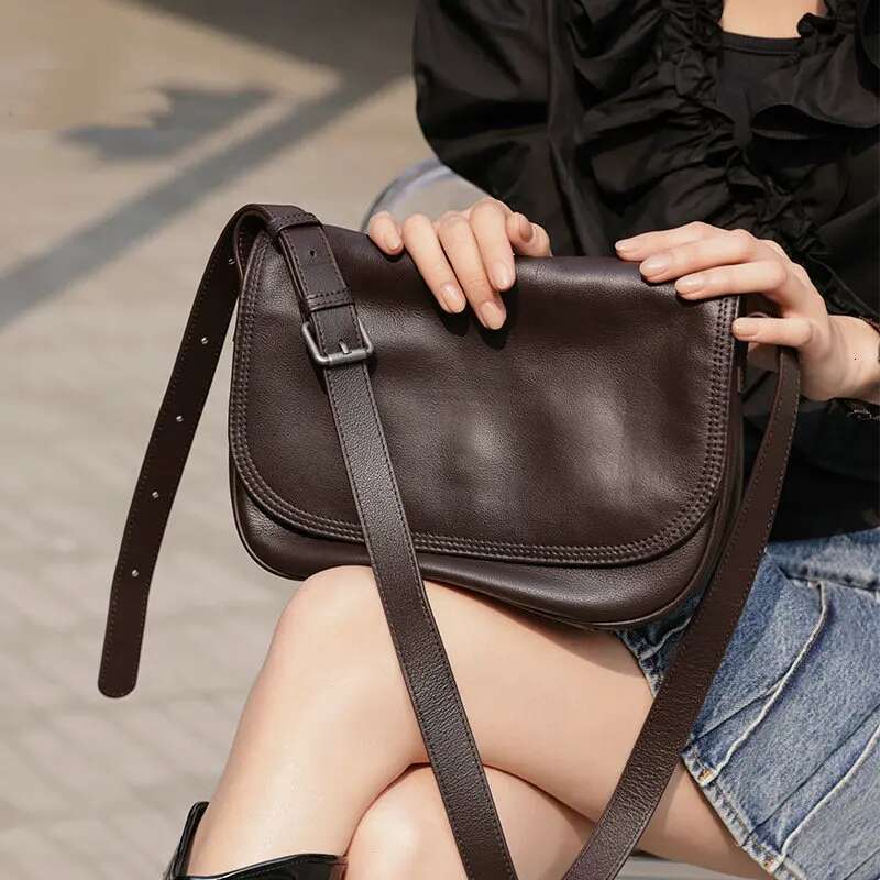 2025 Leather Women's Fashion Single Shoulder Crossbody Winter Large Capacity Simple Commute Designer Bag
