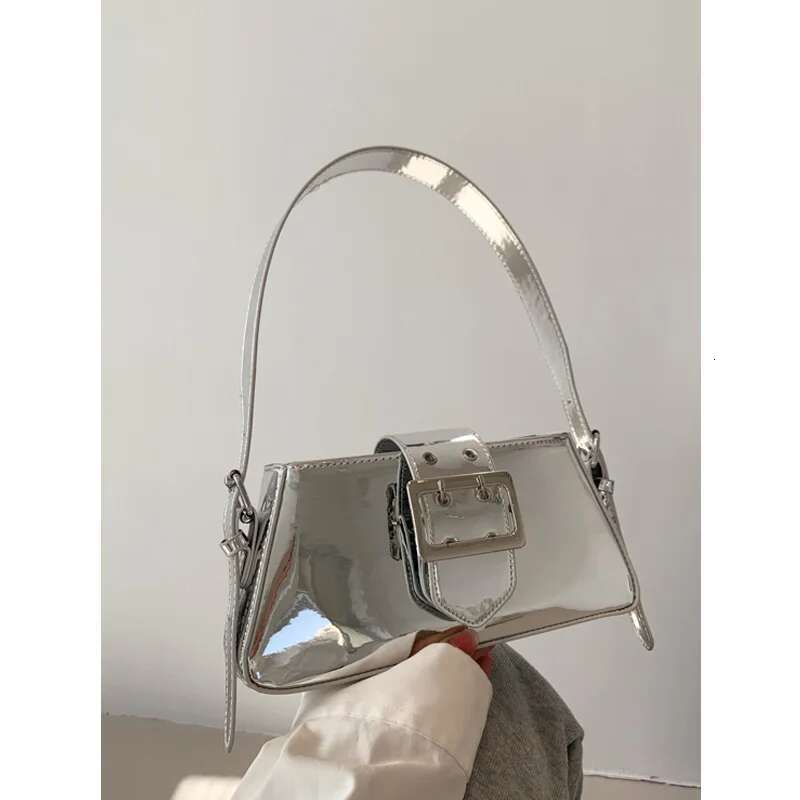 Handheld Spice Girls Spring And Summer 2024 New Niche Design Motorcycle One Shoulder Underarm Bag Girl