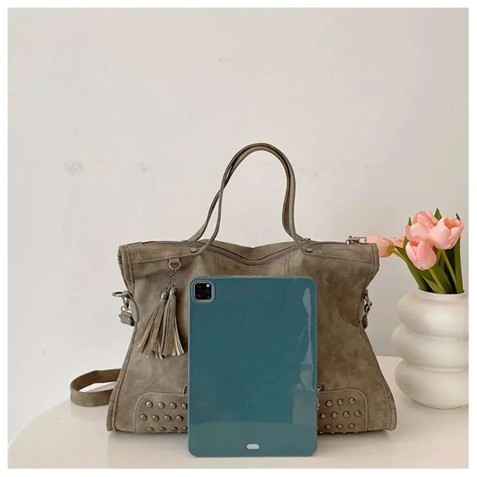 Designer Rivet Large Handbag Quality Leather Shoulder For Women Totes Purse Casual Big Bag Female Crossbody Bags Sac