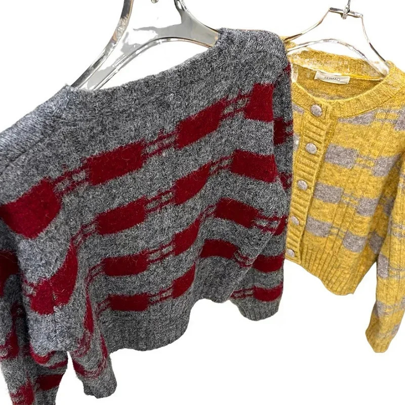 Autumn Winter Vintage Jacquard Thick Warm Sweaters Womens Clothing Casual Slim Wool Oneck Knitted Cardigan Basic Commute Tops 250108