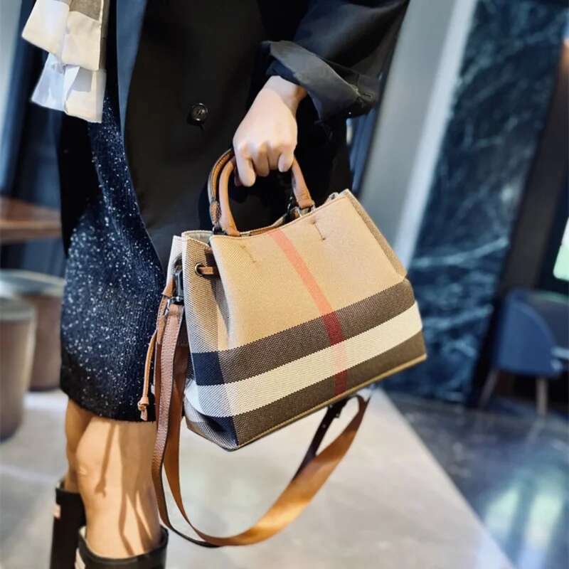 New Ladies Leather Handbag 2023 Fashion Designer Female Messenger Bag Brand Trends Handbag