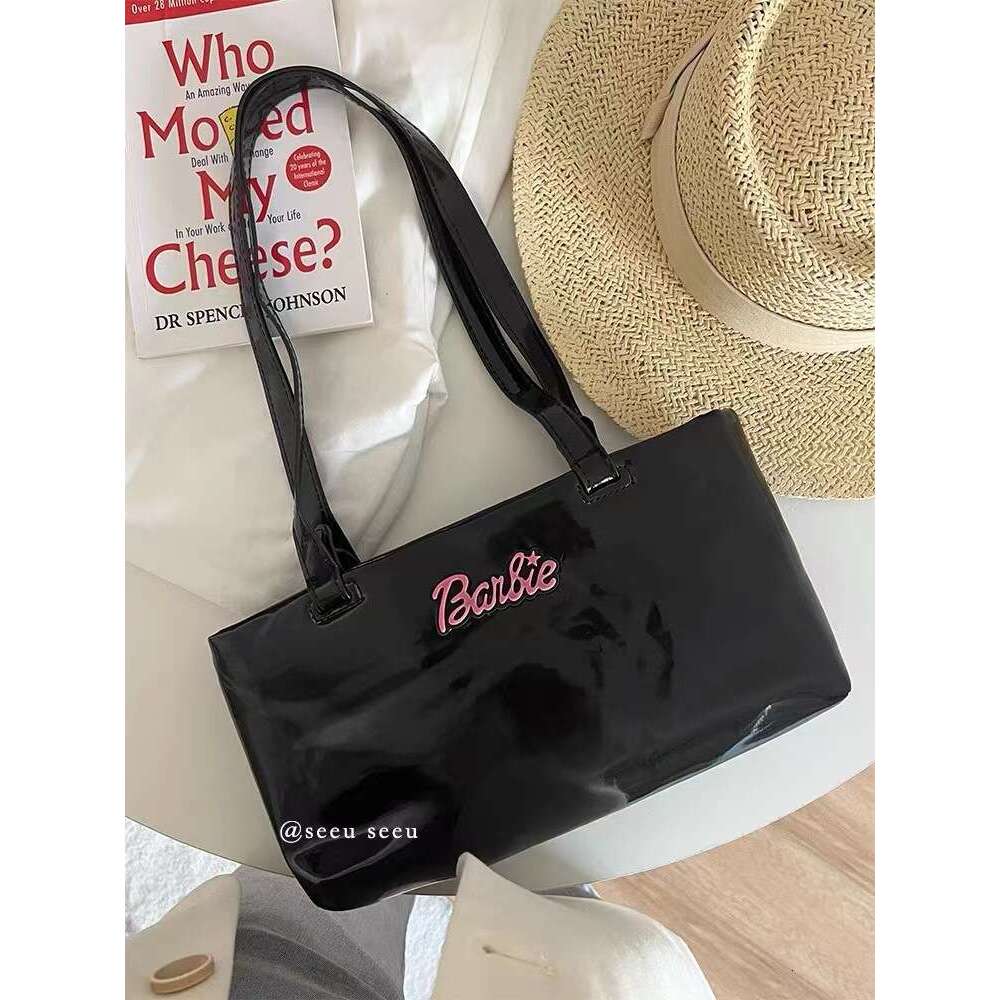 Bright sided shoulder female niche design bag, 2023 new handbag, patent leather horizontal cross bag