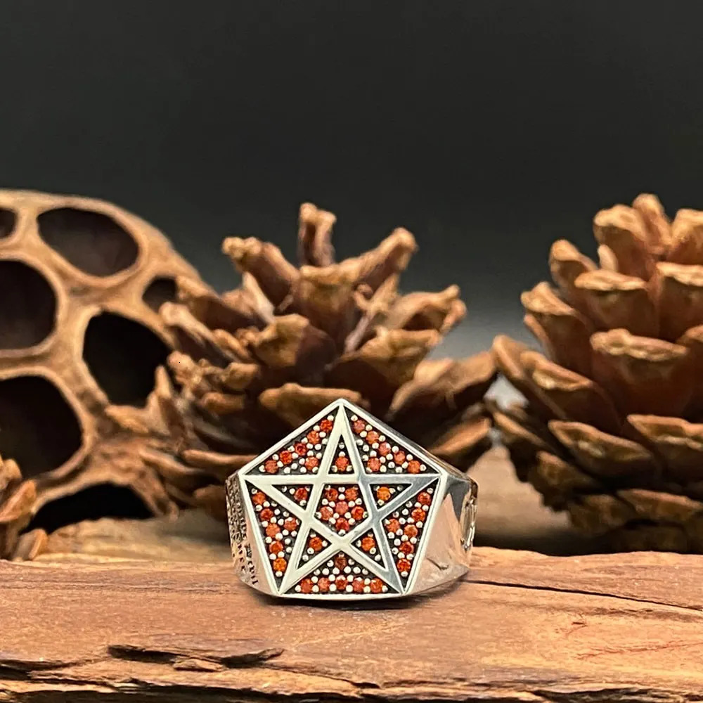 925 Sterling Silver Skull Pentagram Adjustable Ring Fashionable Mens Red Zircon Engagement Wedding Art Decoration Jewelry 250109