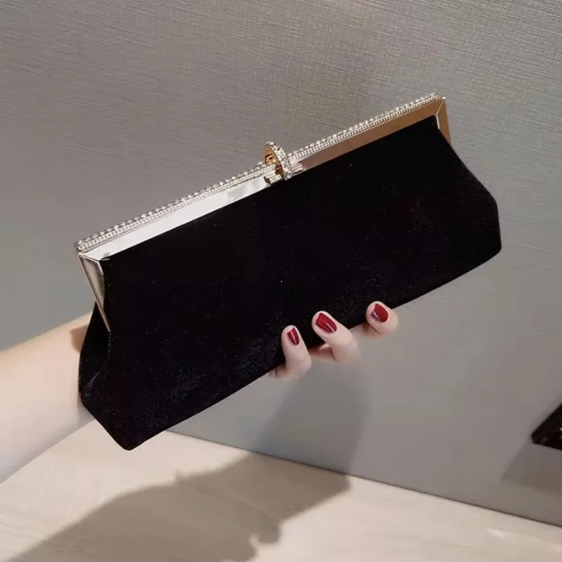 Women Retro Black Velvet Evening Clutch Bag Glitter Rhinestone Buckle Banquet Party Ladies Handbag Purse with Chain 250106