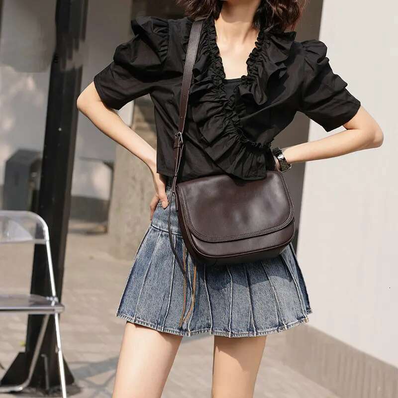 2025 Leather Women's Fashion Single Shoulder Crossbody Winter Large Capacity Simple Commute Designer Bag