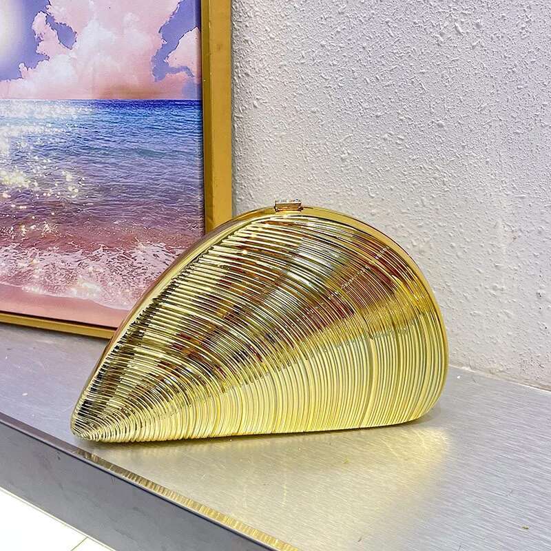 Fashion, Personality, Creativity, Heavy Industry, Gold Shell, Acrylic Bag, Niche Design, High-End Feel, Hand-Held Dinner Bag