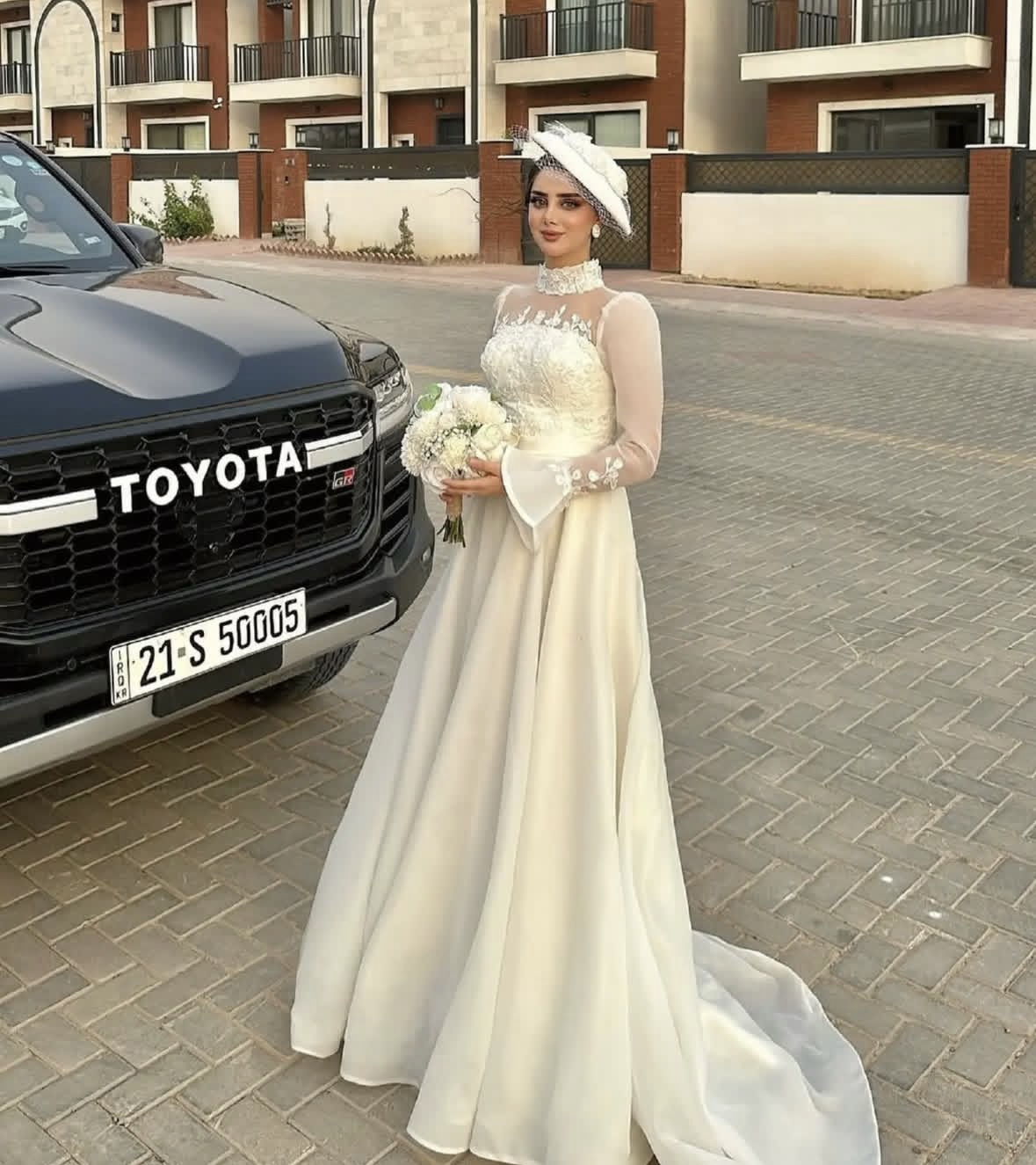 Elegant Ivory A-Line Wedding Dresses Long Sleeves Garden Bridal Gowns Lace Appliques Illusion High Neck Bride Dress 2025 Simple Satin Vestido De Novia