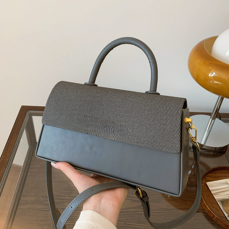 New Designer Bag Fashionable Women's Small Box Bag Shoulder Bag Diagonal Hard Shell Handbag Crossbody Bag Wallet Clip Bag