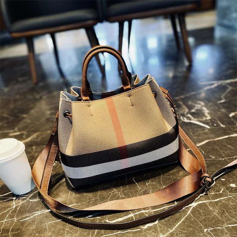 New Ladies Leather Handbag 2023 Fashion Designer Female Messenger Bag Brand Trends Handbag