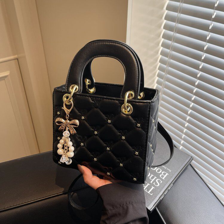 New Designer Women's Diamond Mesh Embroidered Pearl Bag Handbag Outdoor Trendy Bag Single Shoulder Crossbody Bag