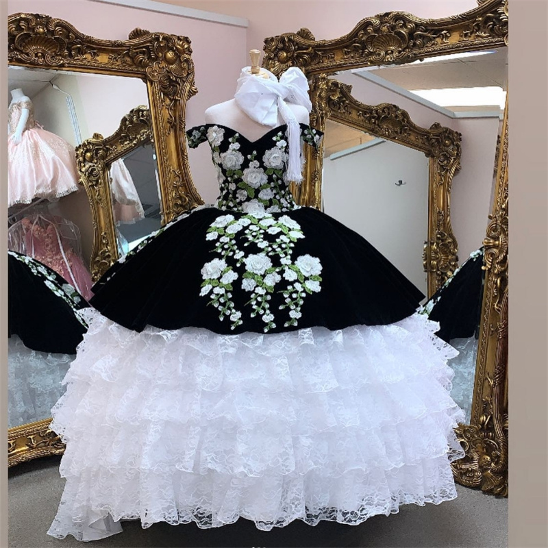Black And White Mexican Quinceanera Dress Folklorico Escaramuza Gothic Vestio De Novia Lace Sweet 16 Dess Cap Sleeve Tiered Ruffles Birthday Party Ves