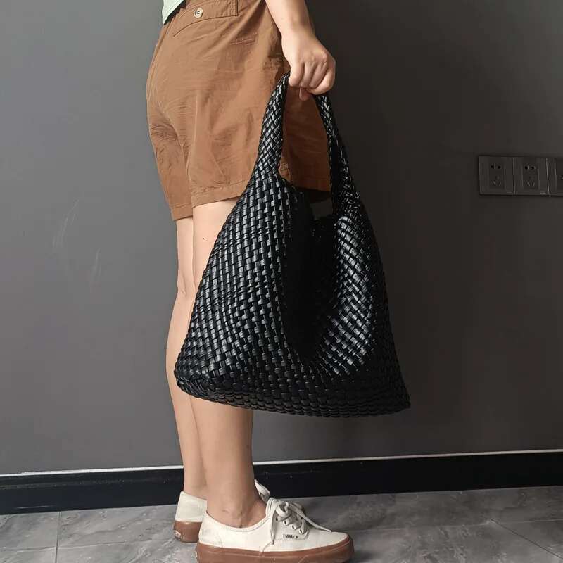 2025 Handbag Handwoven Bucket Bag Women PU Leather Bags Fashion Large Capacity Versatile Commuter Handbags