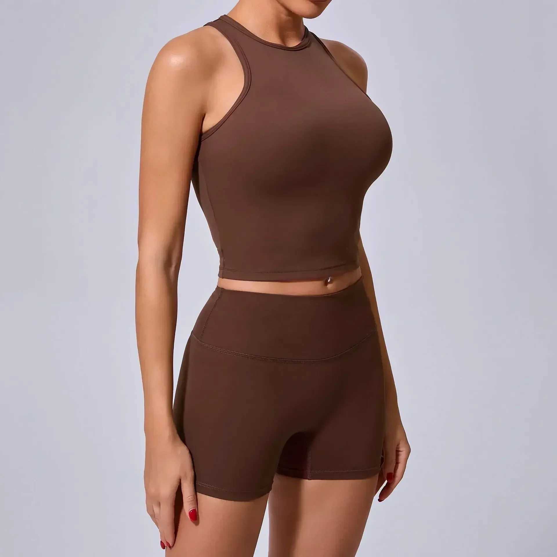 Seamless Yoga Sets Sports Fitness Hip-lifting Shorts Backless Quick Drying Vest Tight Fit Fitness Running Shorts Set for WomenXJ250109
