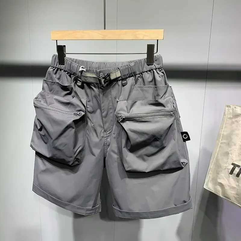 High Quality Summer mens black streetwear oversized cargo multi pocket shorts fitness track shorts T250110