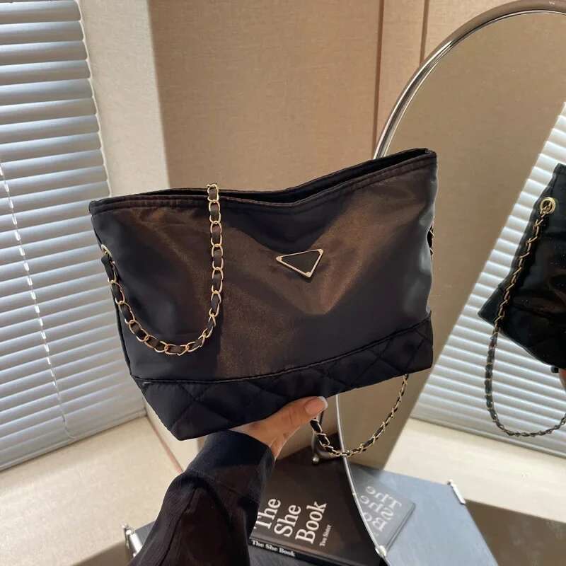 Versatile Women's Shoulder Large Capacity Dia Messenger Bag Stray Tote Bucket Handbag
