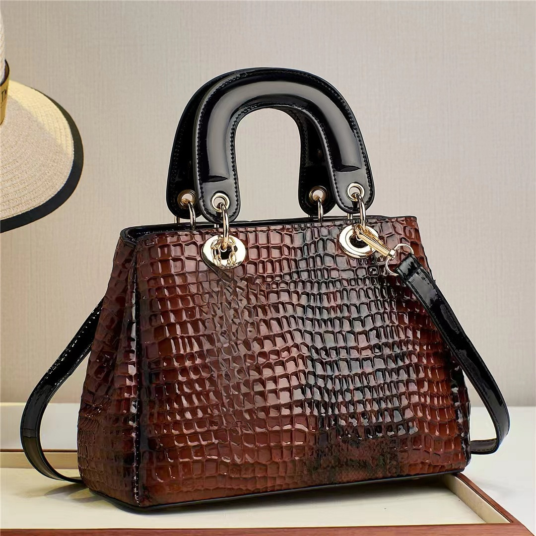Free shipping new designer bag snake skin pattern women's handbag 2025 new women's handbag multifunctional shoulder bag large capacity shoul