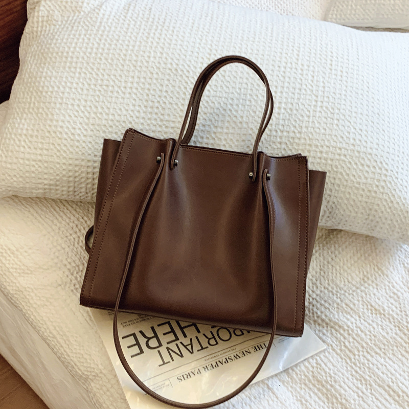 Bag Internet Celebrity Tote For Women 2024 New Winter Simple Texture Shoulder Large Capacity Commuting Armpit Bag