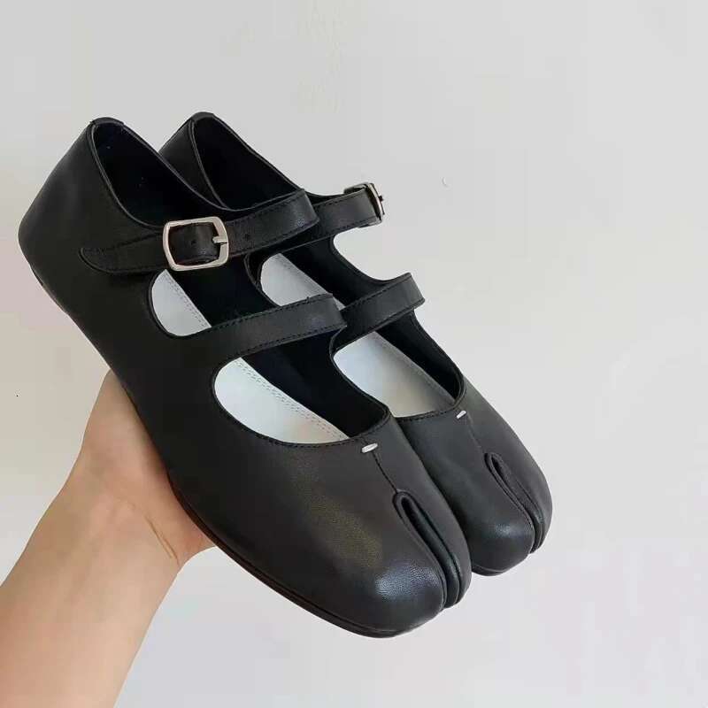 Red Patent Leather Split Toe Sandals Brand Designer Summer Black Mary Janes Ladies Cover Heel Buckle Shoes For Women Dress Pumps