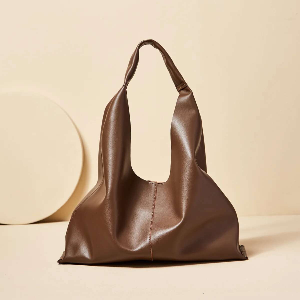 2025 Tote Large Capacity Commuter Shoulder Winter Leather Women's Fashion Armpit Designer Bag