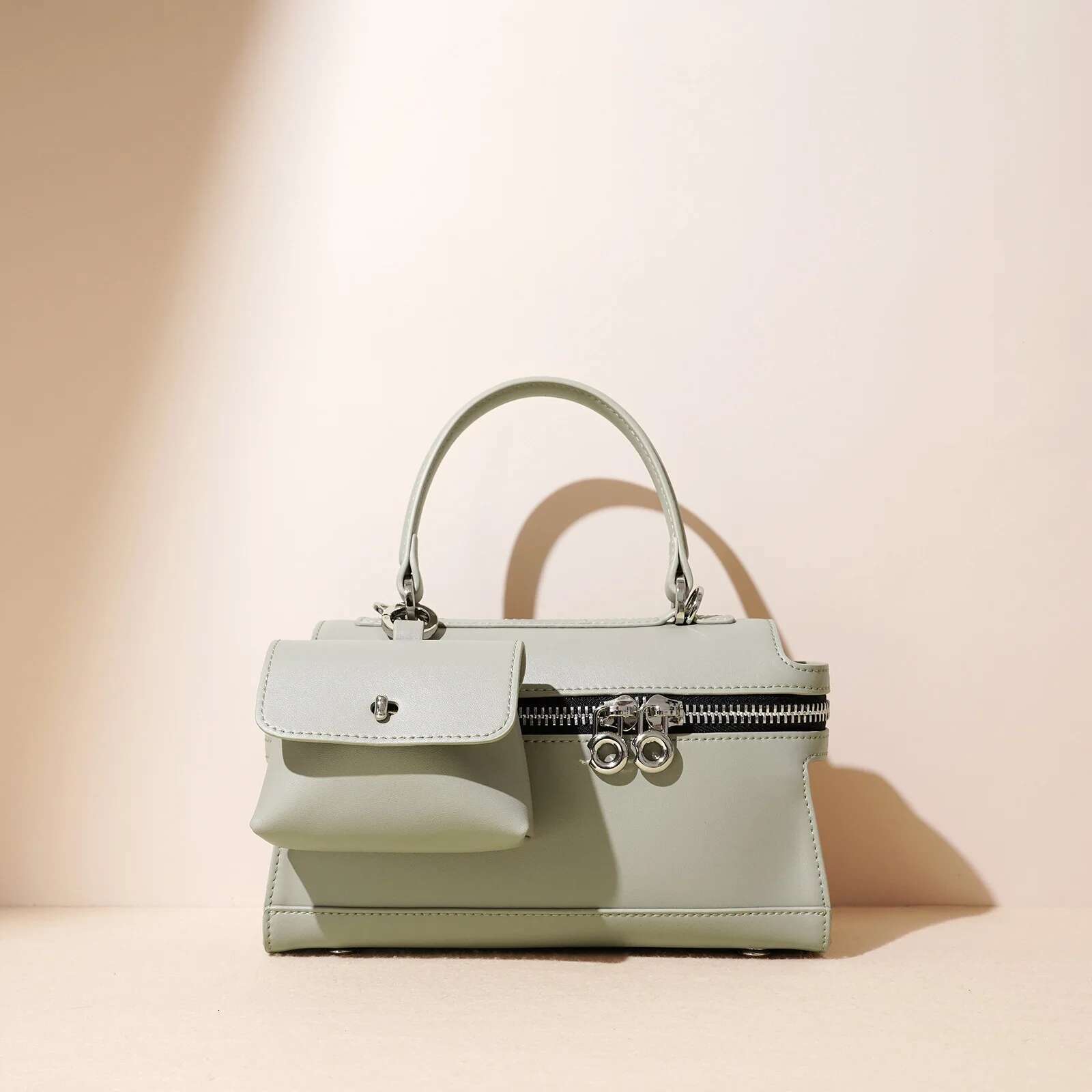 2025 Spring Niche Design Retro Official Document Women's Cool, Compact And Exquisite Bag Single Shoulder Crossbody Handbag