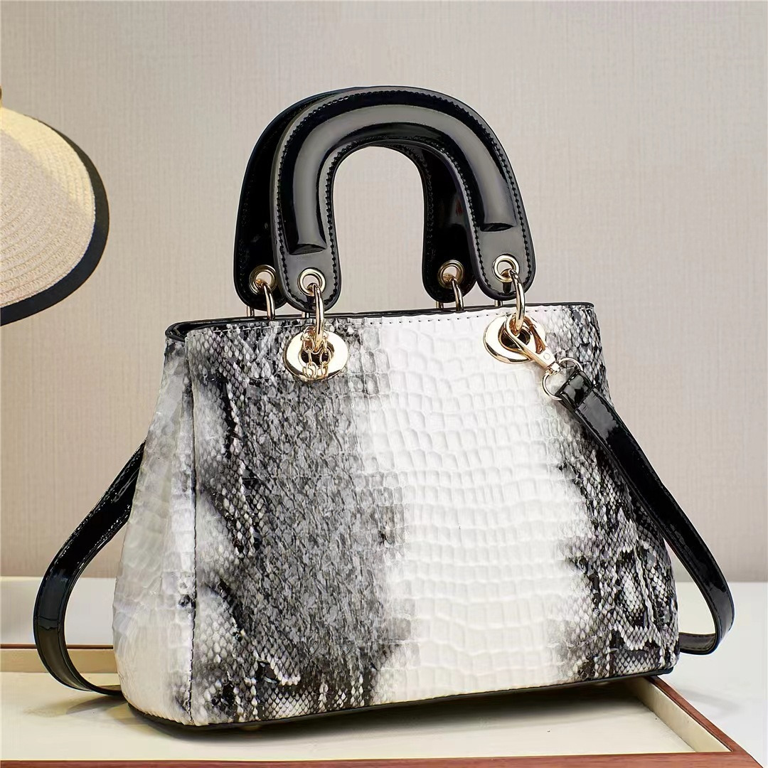 Free shipping new designer bag snake skin pattern women's handbag 2025 new women's handbag multifunctional shoulder bag large capacity shoul
