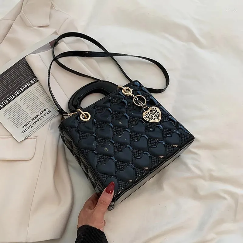 Chic Designer Women's Shoulder Bag - Durable Patent Leather with a Polished Look for Any Event